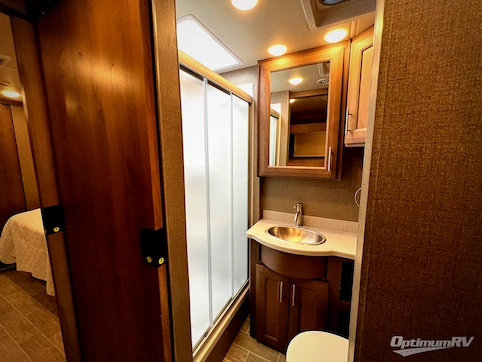 2022 Thor Miramar 37.1 RV Photo 3