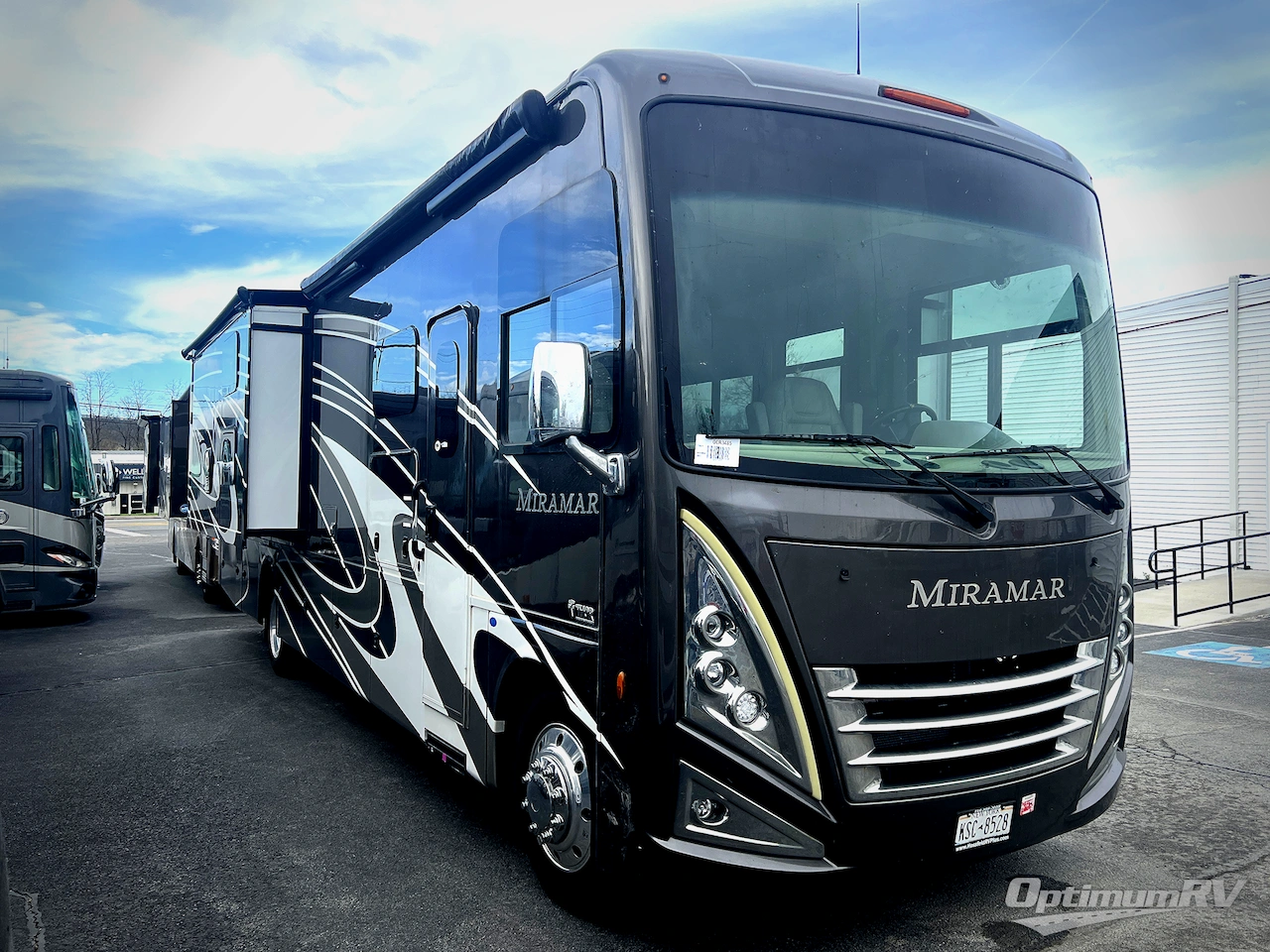 2022 Thor Miramar 37.1 Photo 1