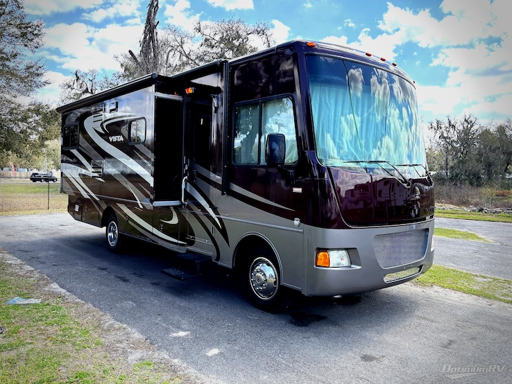 2014 Winnebago Vista 35F RV Photo 1