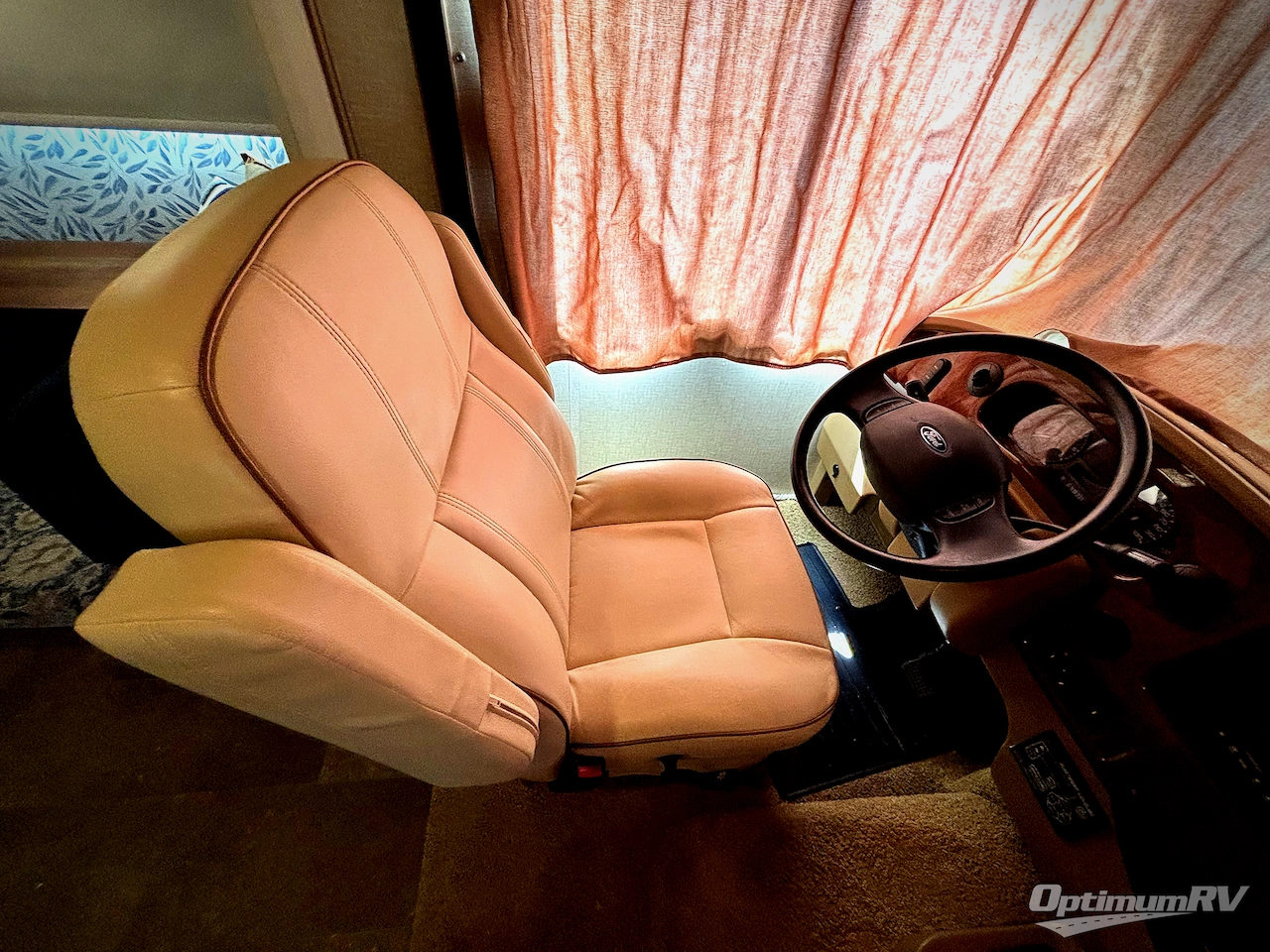 2014 Winnebago Vista 35F Photo 7
