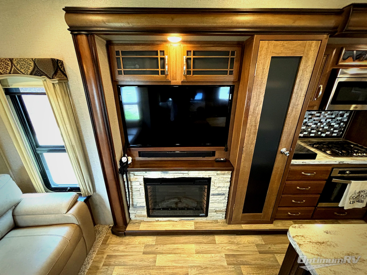 2017 Keystone Montana 3921 FB Photo 9