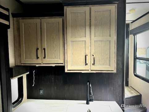 2019 Keystone Fuzion 373 RV Photo 2
