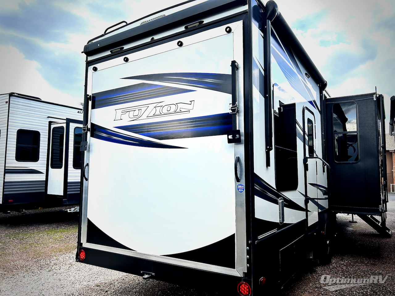 2019 Keystone Fuzion 373 Photo 2