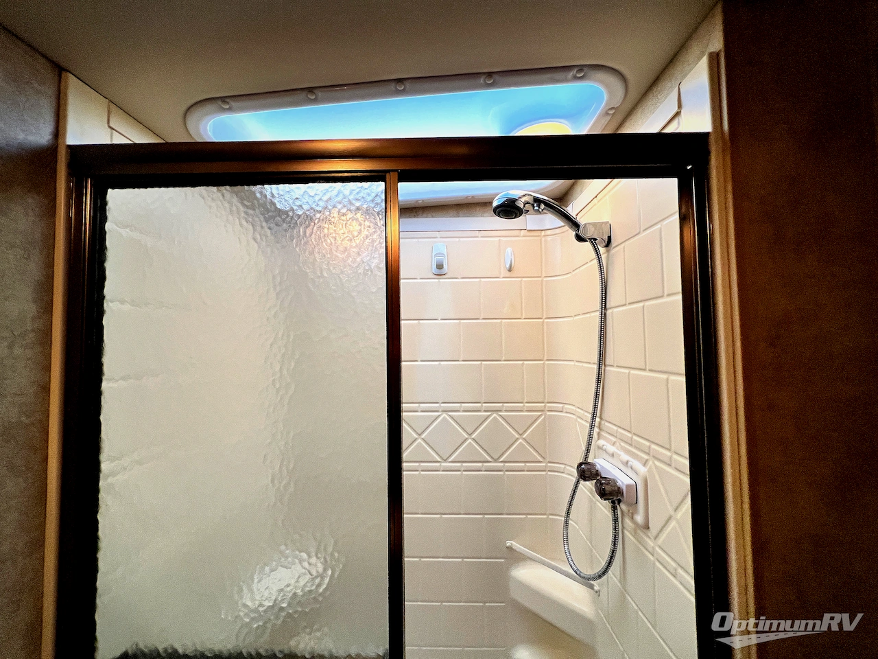 2012 Winnebago Sightseer 33C Photo 19