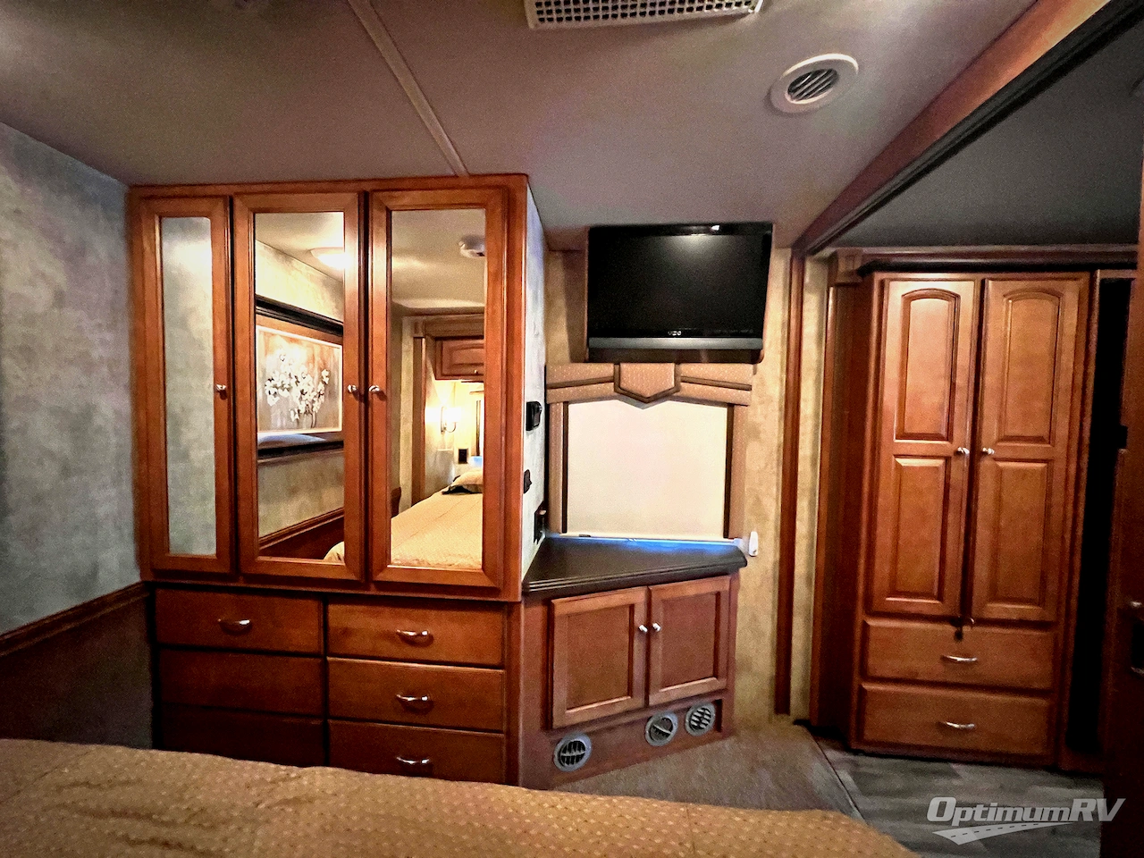 2012 Winnebago Sightseer 33C Photo 24