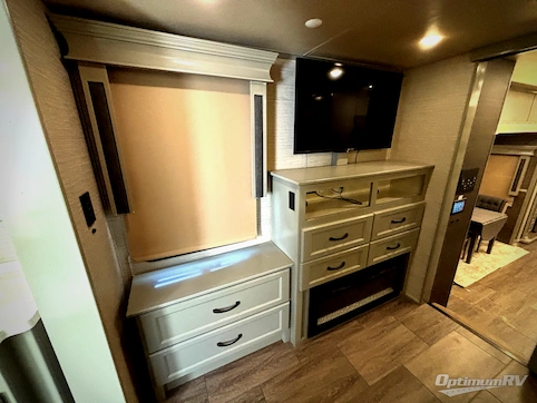 2021 VanLeigh Beacon 41LKB RV Photo 3