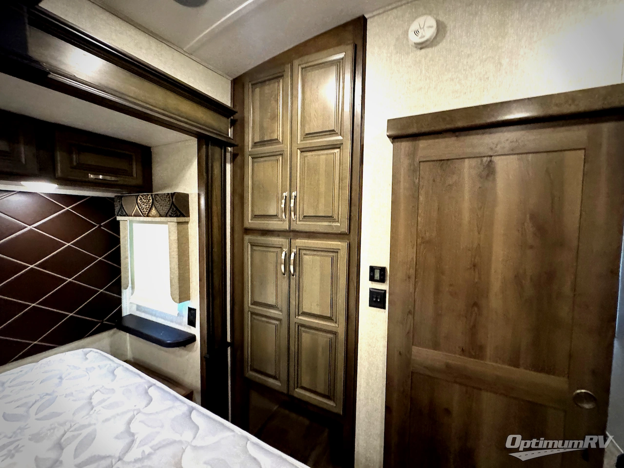 2018 Keystone Montana 3820FK Photo 19