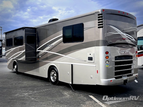 2017 Winnebago Forza 34T RV Photo 3