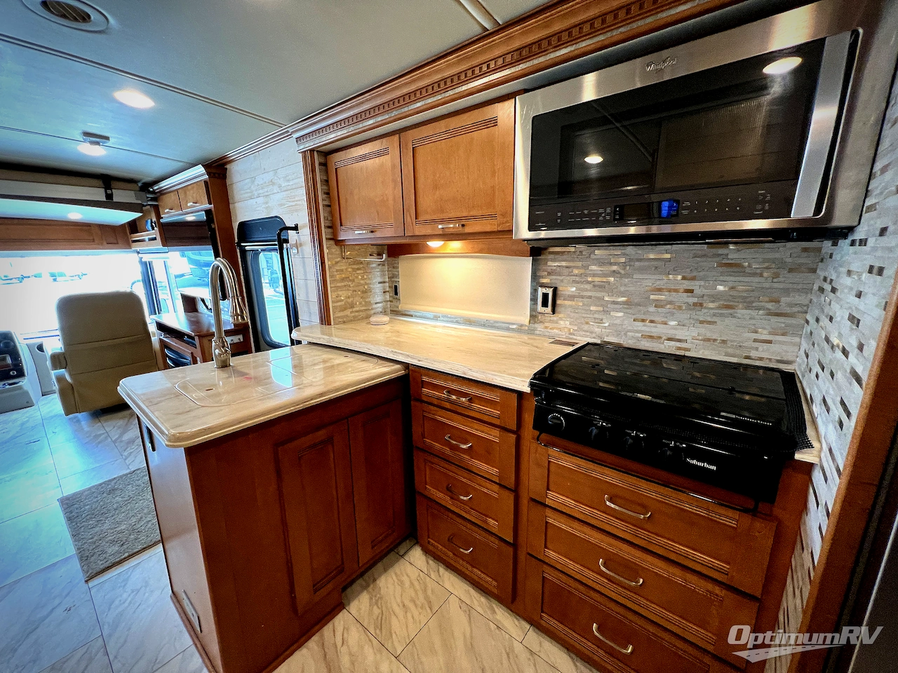 2017 Winnebago Forza 34T Photo 12