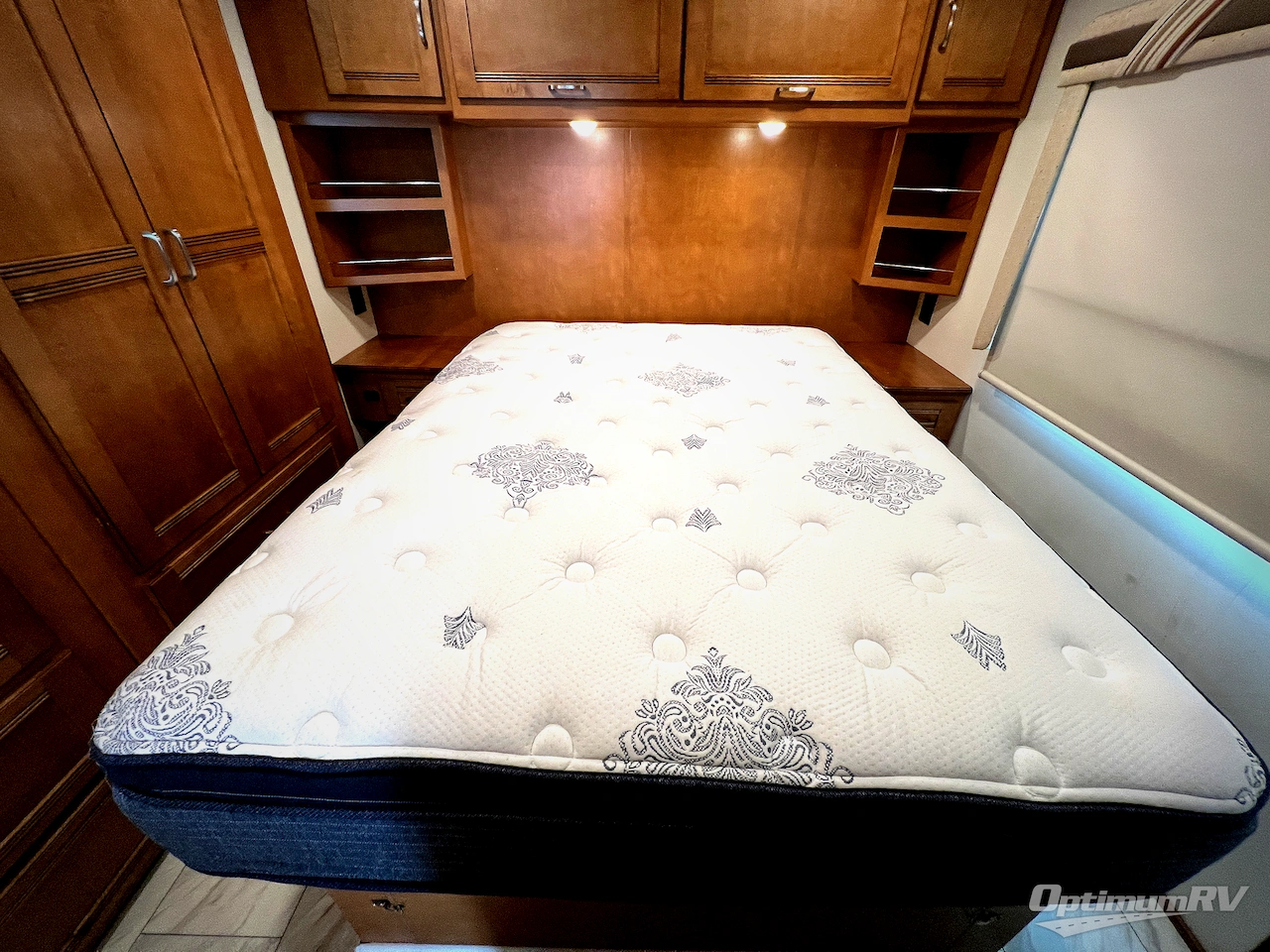 2017 Winnebago Forza 34T Photo 27