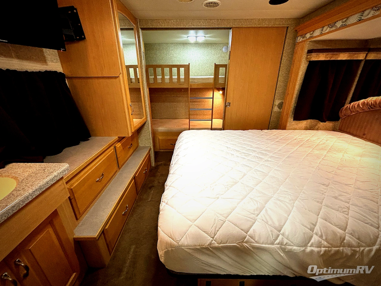 2007 Newmar Kountry Star KSCA 3762 Photo 19