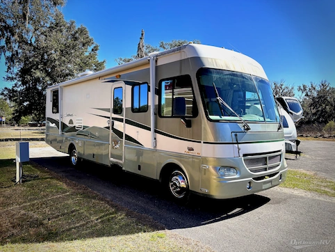 Used 2002 Fleetwood Southwind 32v Featured Photo