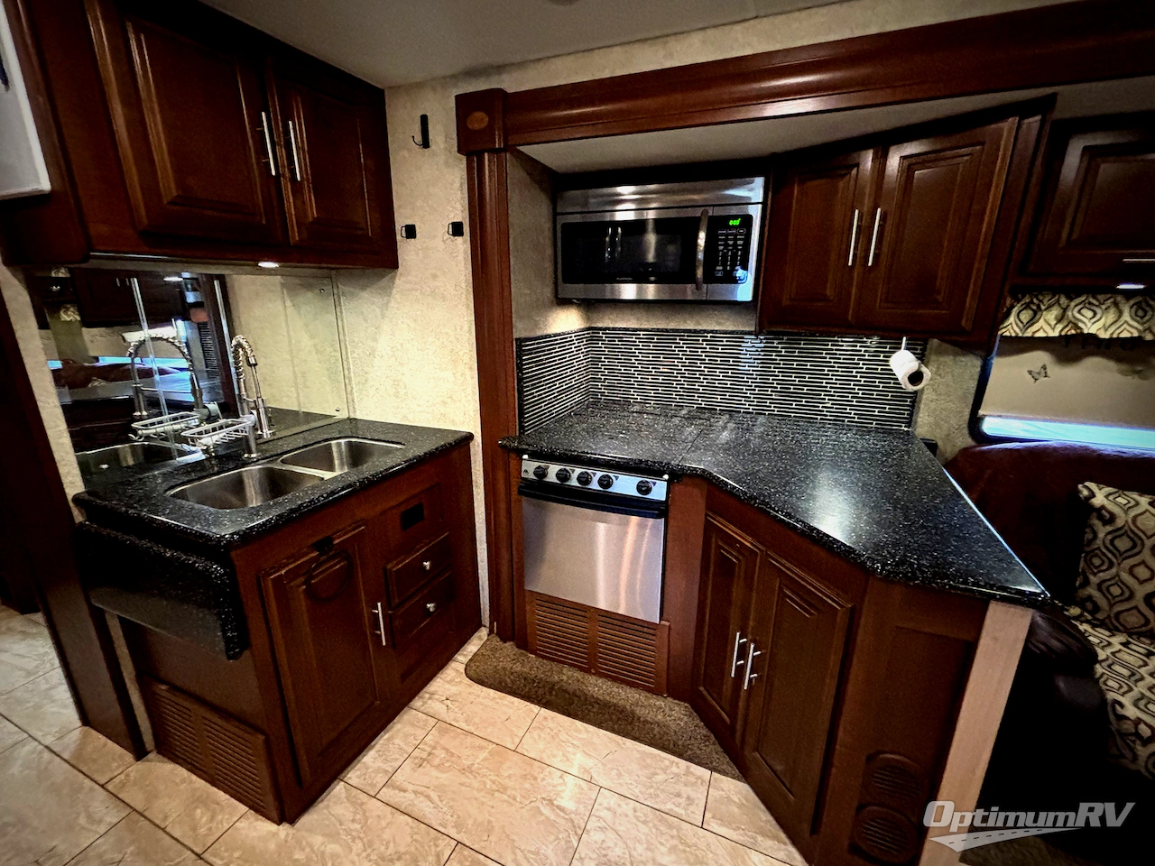 2016 Forest River Georgetown XL 378TS Photo 6