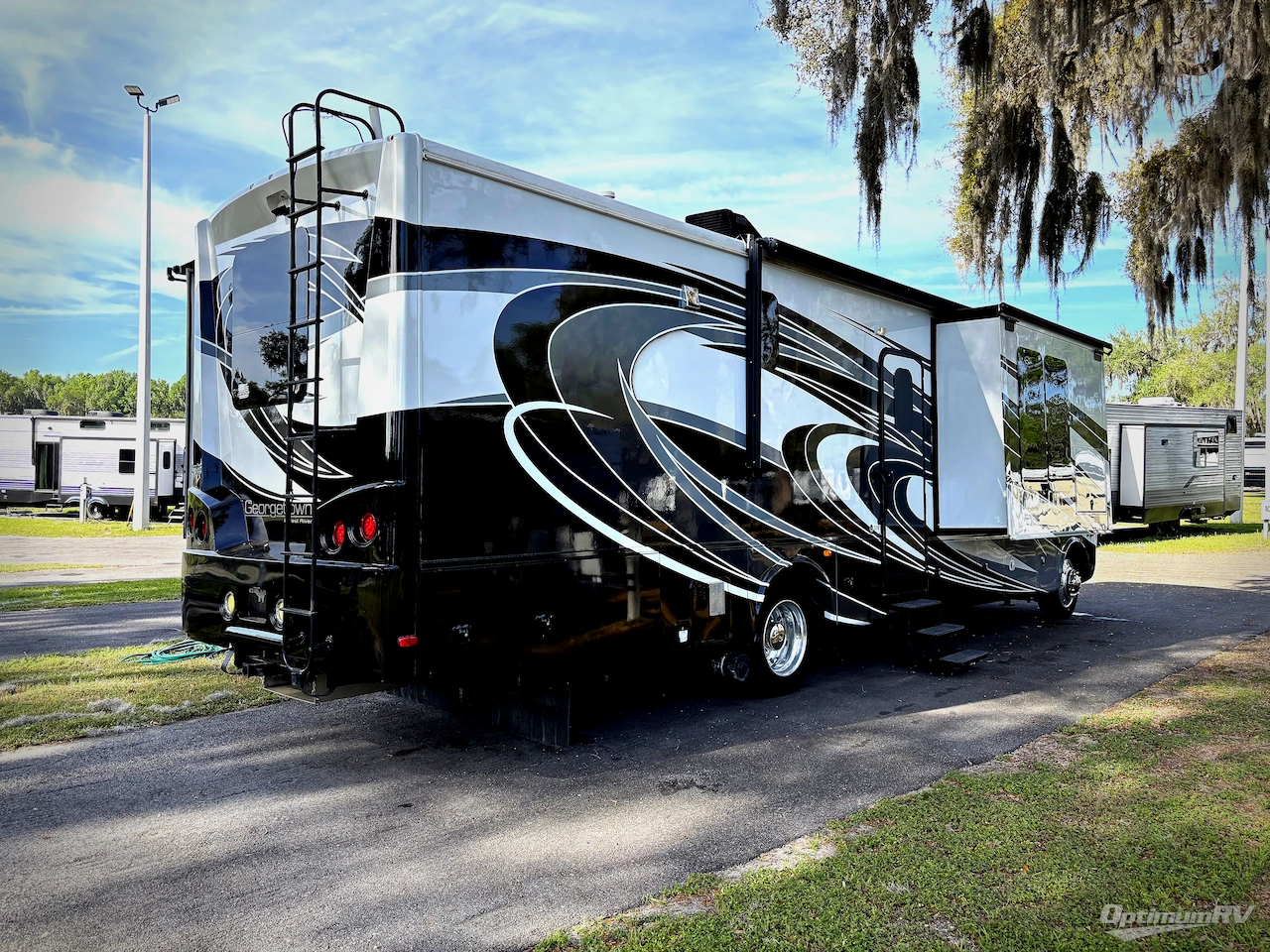 2016 Forest River Georgetown XL 378TS Photo 2