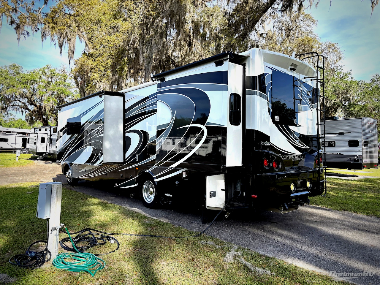 2016 Forest River Georgetown XL 378TS Photo 3