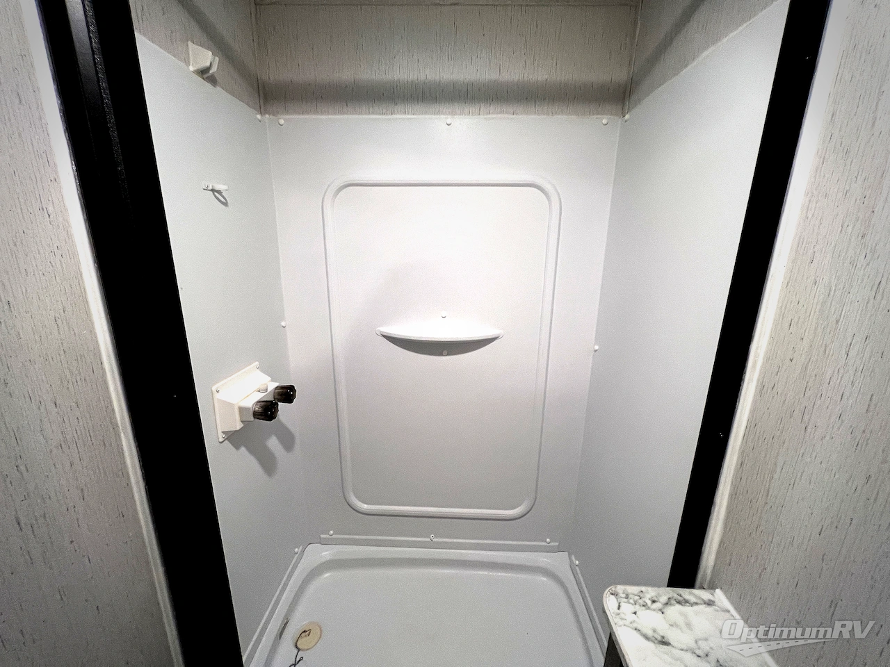 2022 Dutchmen Coleman Lantern Series 242BH Photo 16