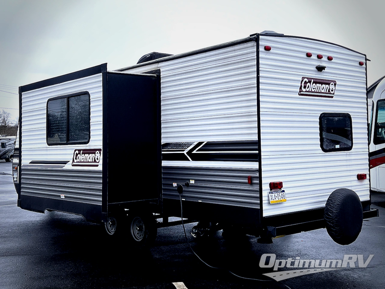 2022 Dutchmen Coleman Lantern Series 242BH Photo 3