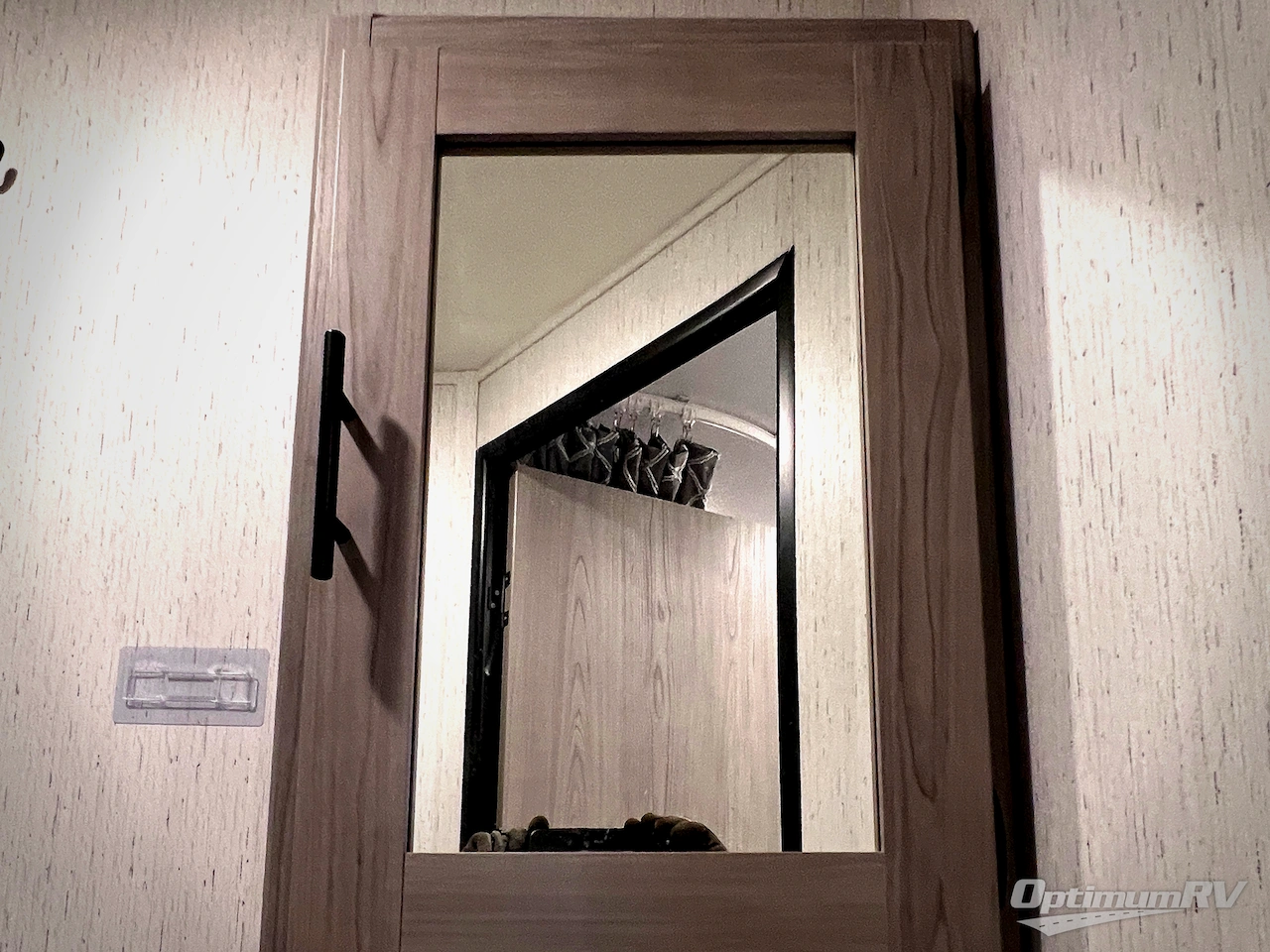 2022 Dutchmen Coleman Lantern Series 242BH Photo 15