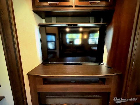 2019 Jayco North Point 377RLBH RV Photo 4