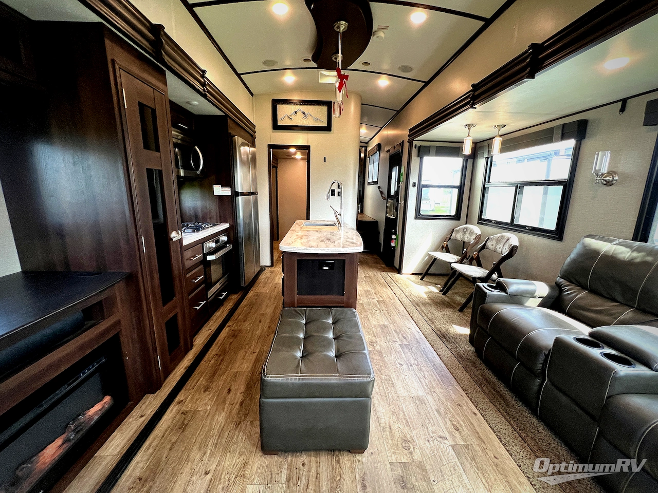 2019 Jayco North Point 377RLBH Photo 5