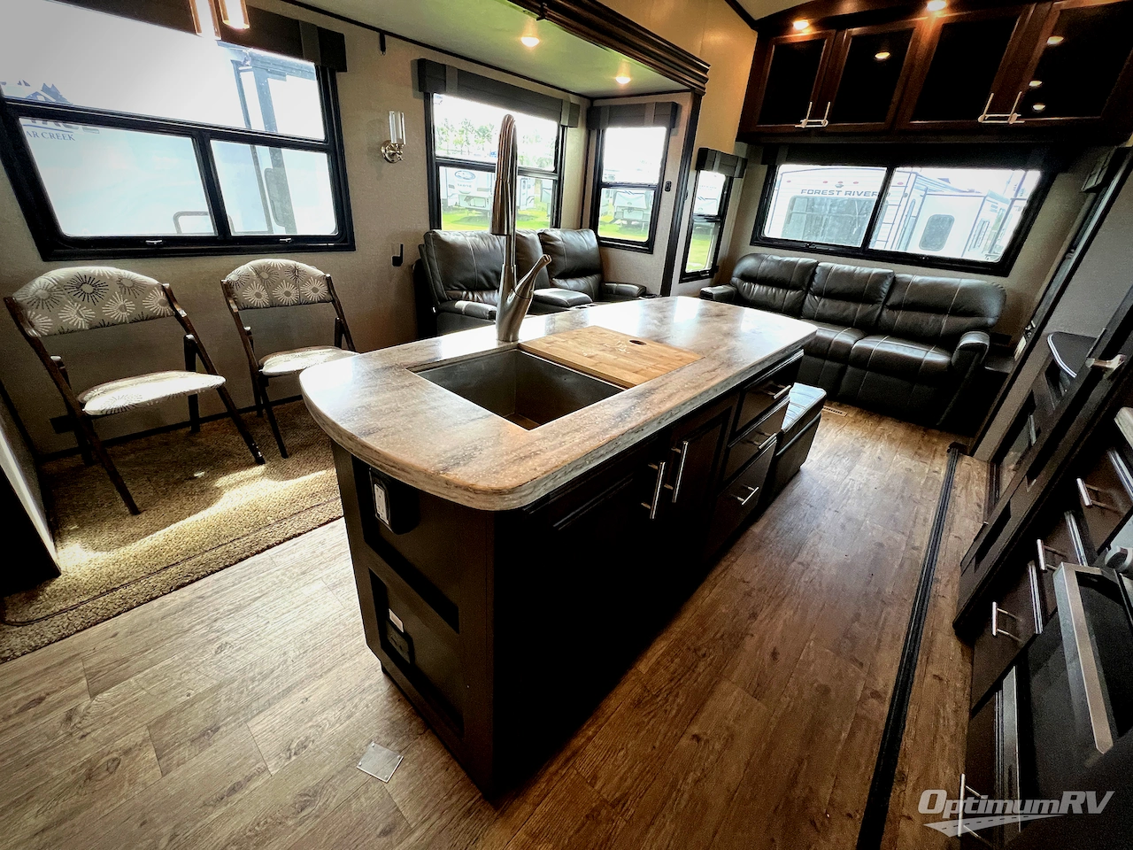 2019 Jayco North Point 377RLBH Photo 10