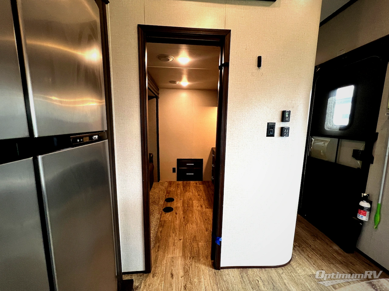 2019 Jayco North Point 377RLBH Photo 14