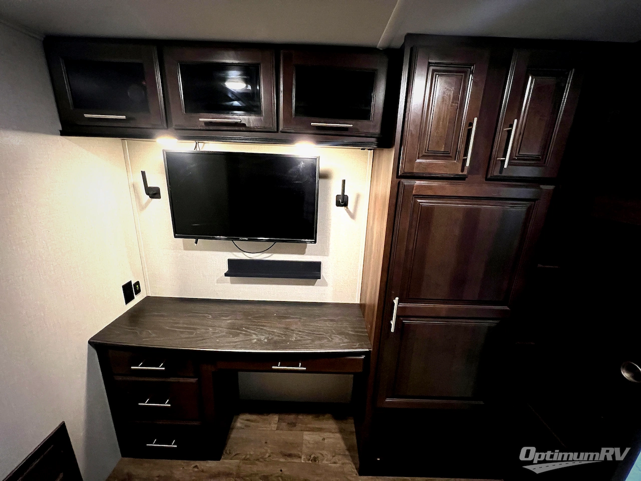 2019 Jayco North Point 377RLBH Photo 17