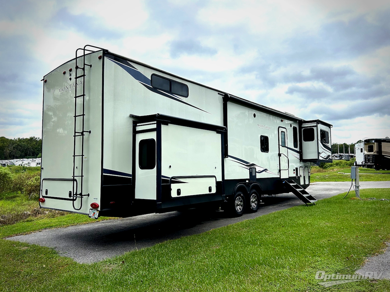 2022 Keystone Montana High Country 377FL Photo 2
