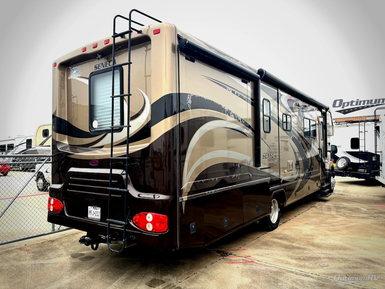 2009 Jayco Seneca HD 35GS Photo 2