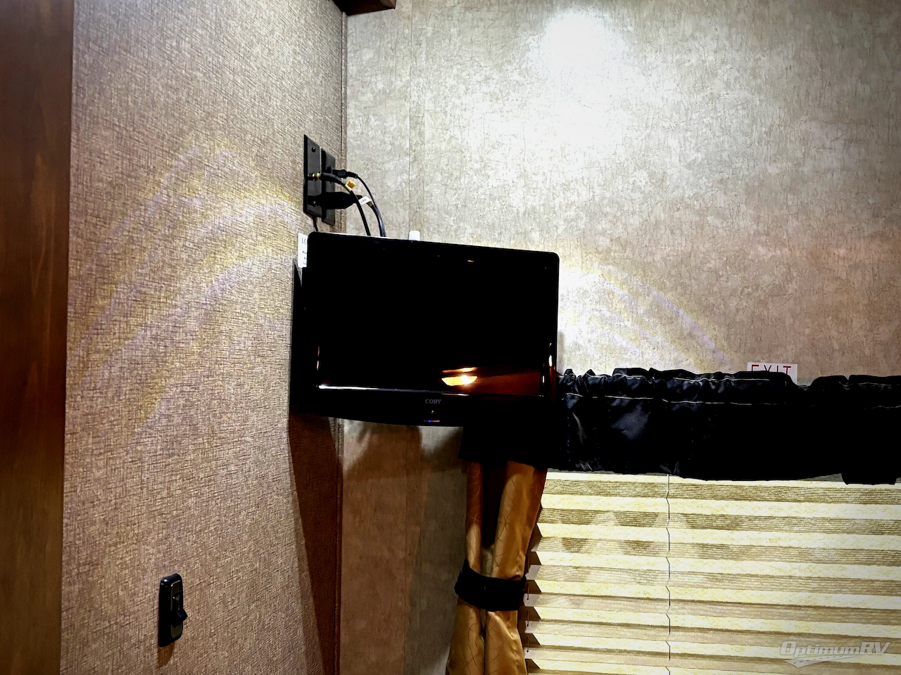 2016 Keystone Carbon 31 Photo 9