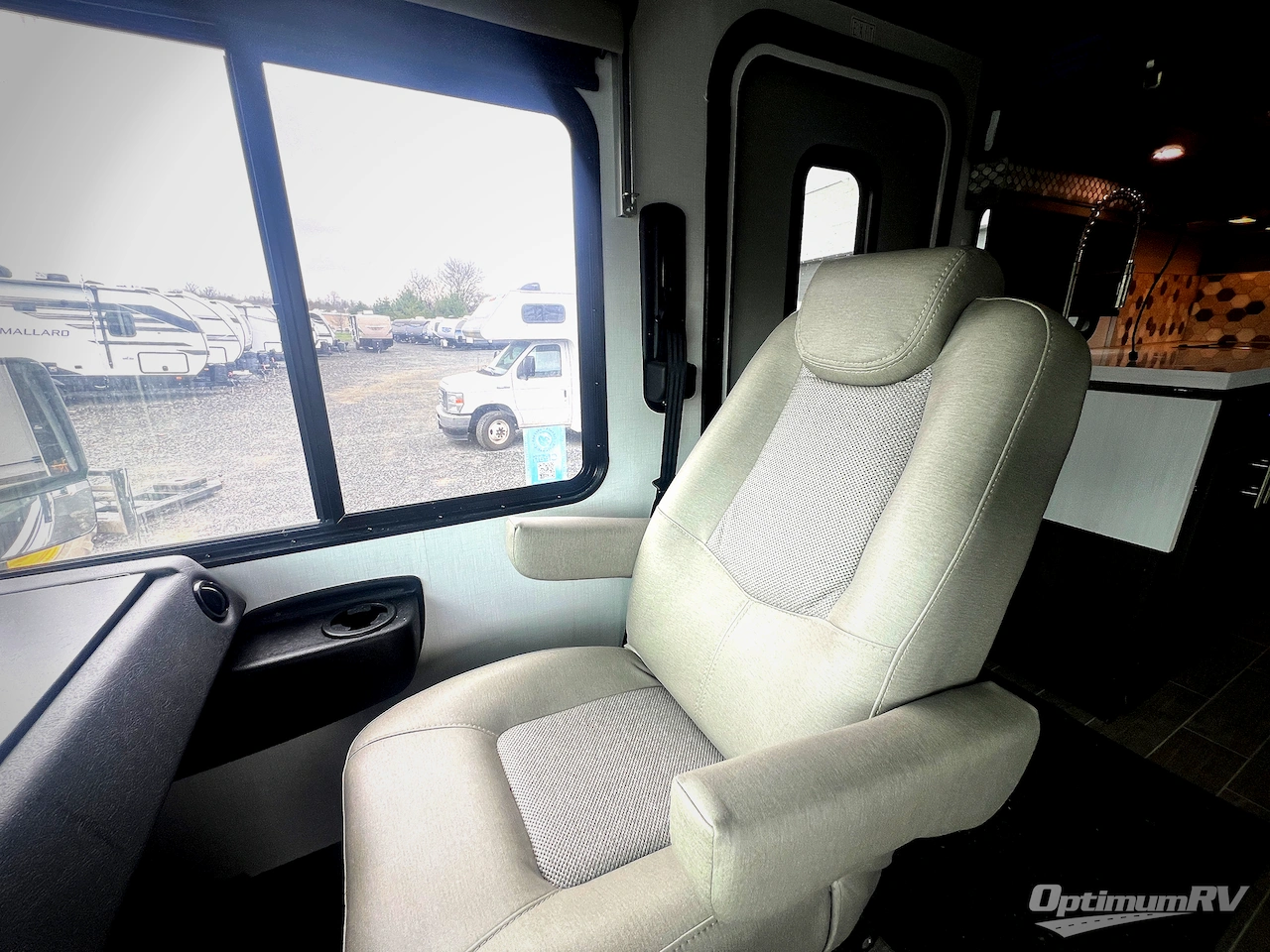 2023 Forest River Georgetown 5 Series 36B5 Photo 7