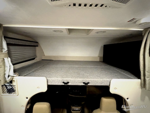 2024 Thor Chateau 25M RV Photo 3