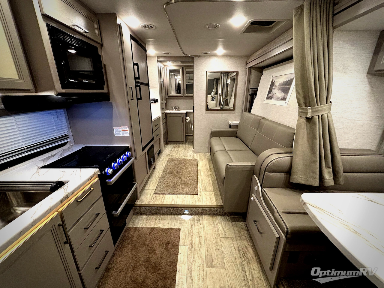 2024 Thor Chateau 25M Photo 4