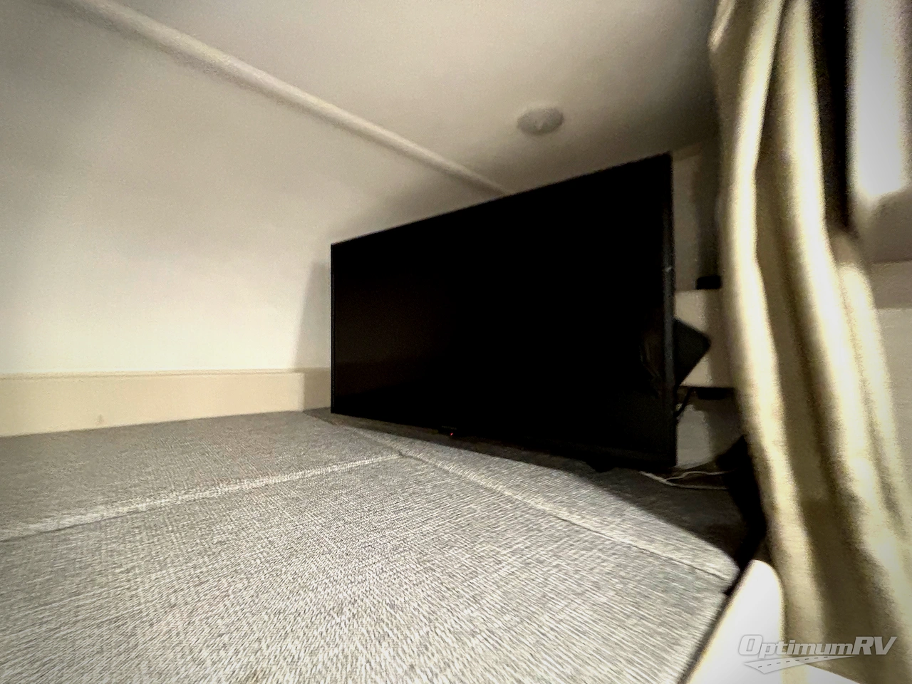 2024 Thor Chateau 25M Photo 12