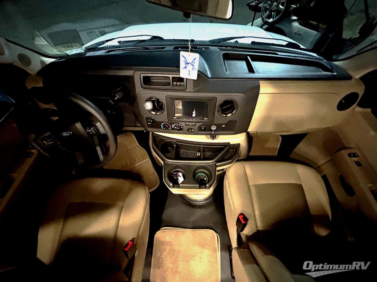 2024 Thor Chateau 25M Photo 8