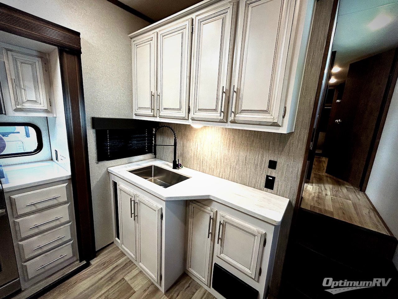 2021 KZ Durango D326RLT Photo 13