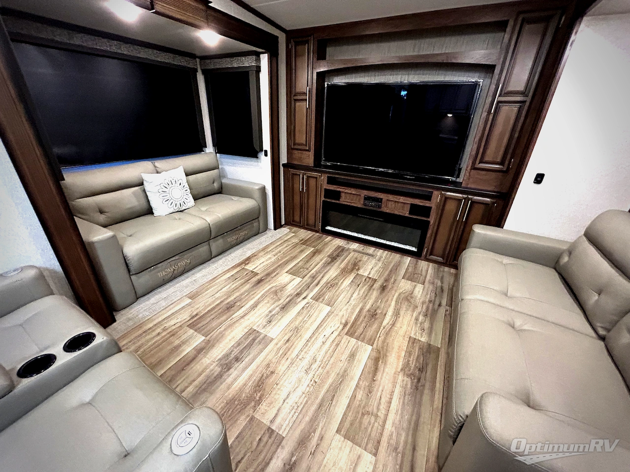 2021 KZ Durango D326RLT Photo 6