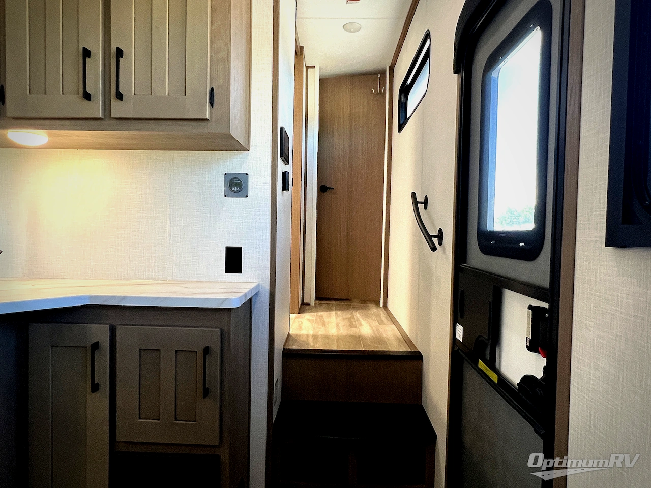 2024 KZ Durango Half-Ton D290RLT Photo 16