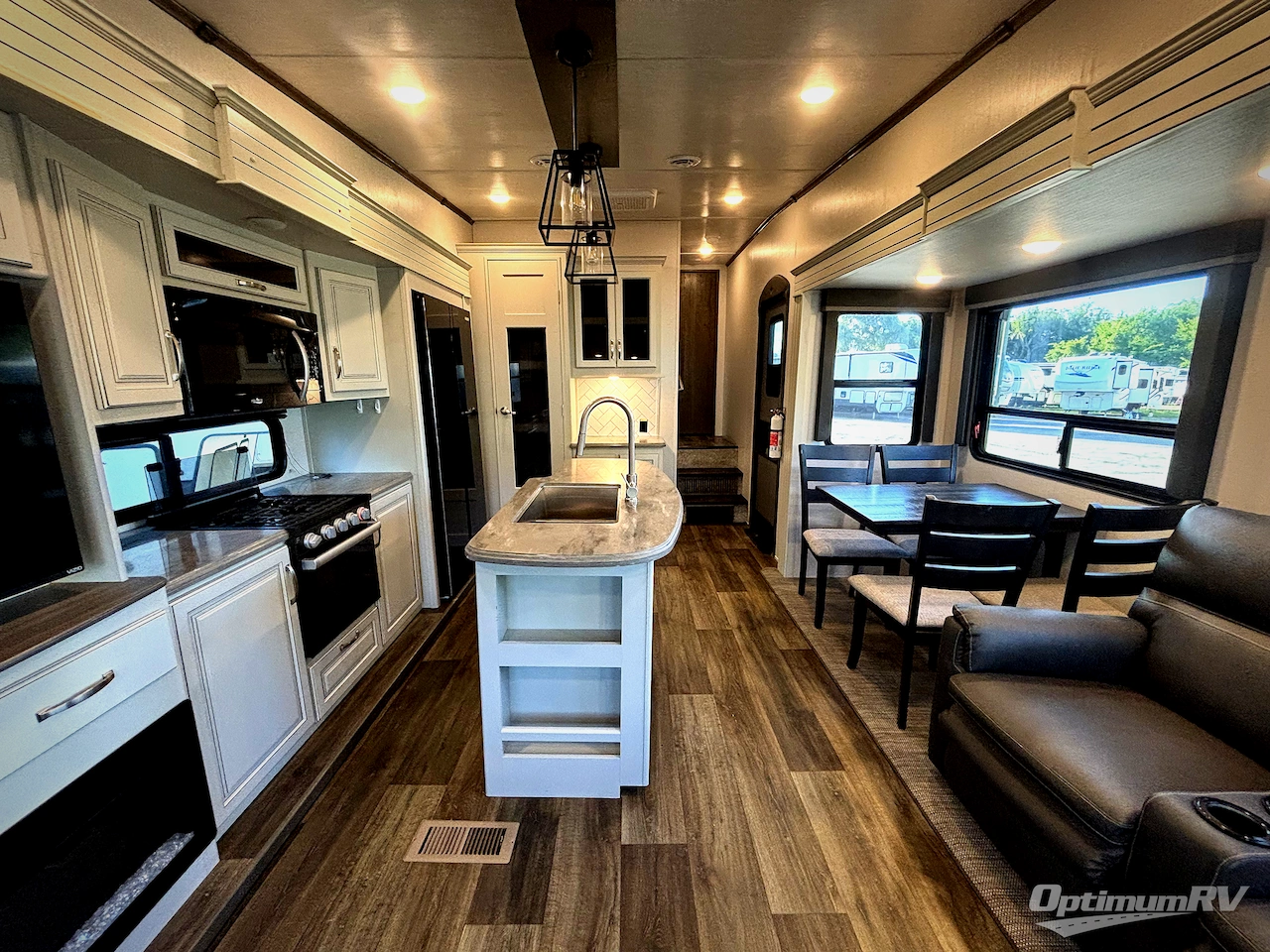 2023 Keystone Cougar 316RLS Photo 5