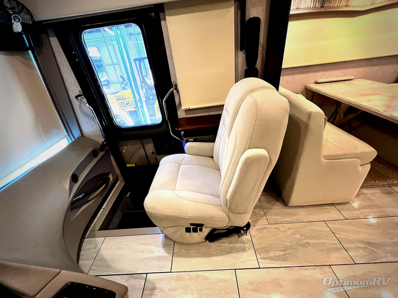 2021 Forest River Berkshire 40E Photo 7