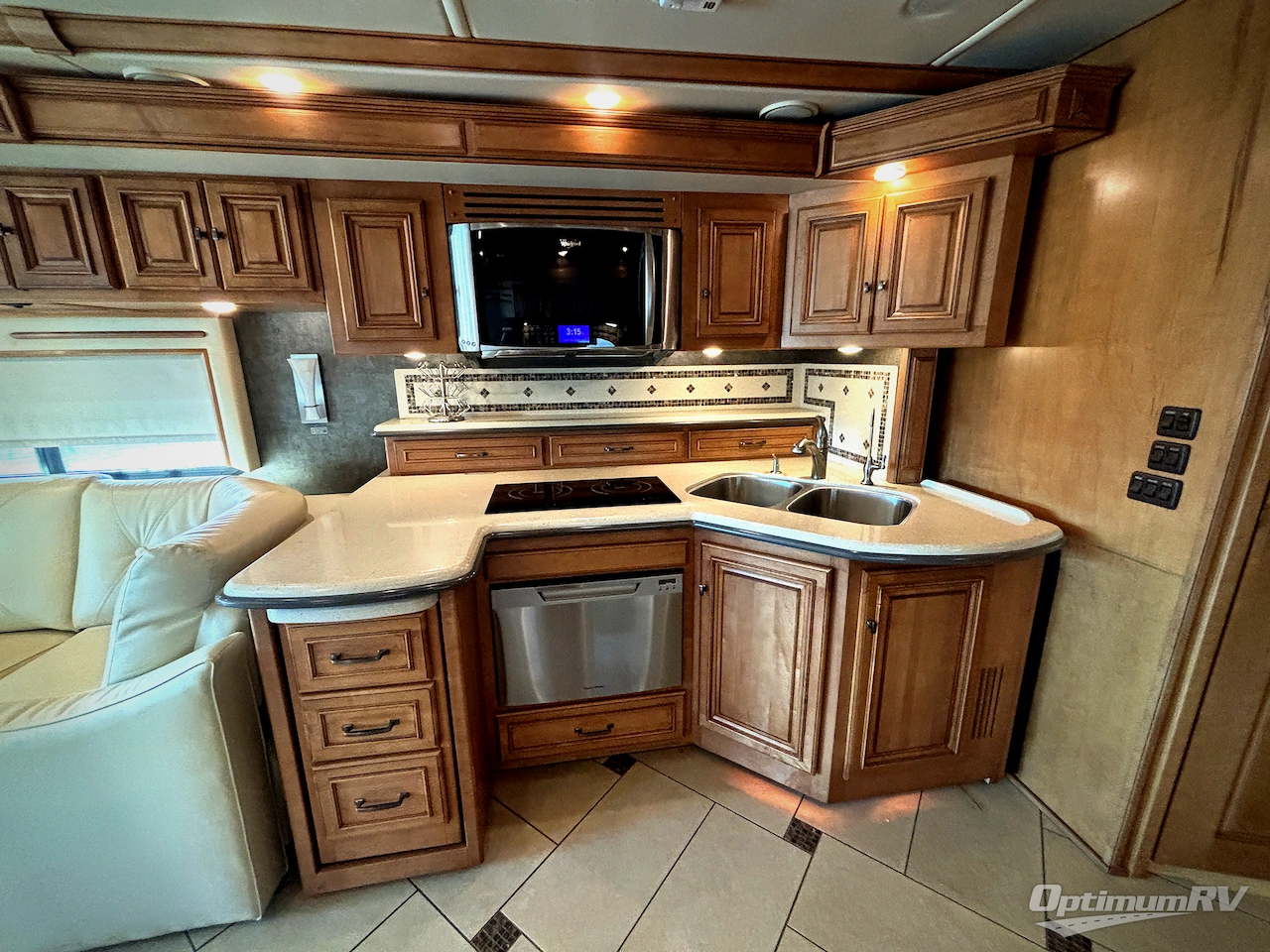 2014 Winnebago Tour 42QD Photo 7
