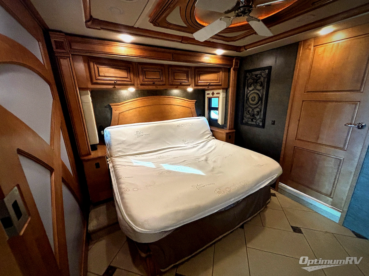 2014 Winnebago Tour 42QD Photo 9