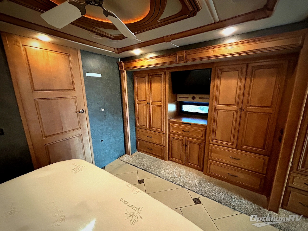 2014 Winnebago Tour 42QD Photo 10