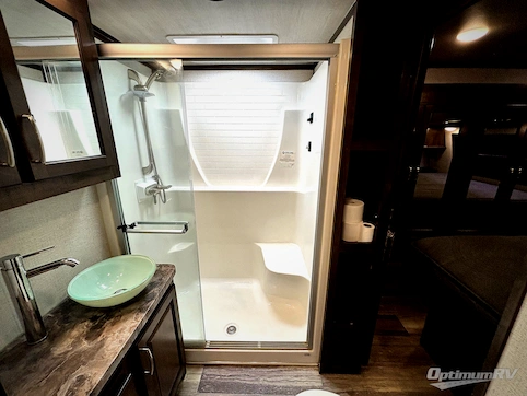 2021 Dutchmen Voltage 3635 RV Photo 3