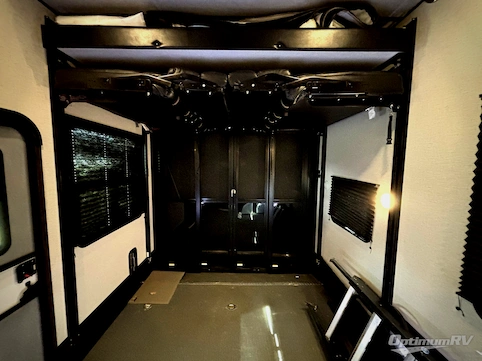 2021 Dutchmen Voltage 3635 RV Photo 4