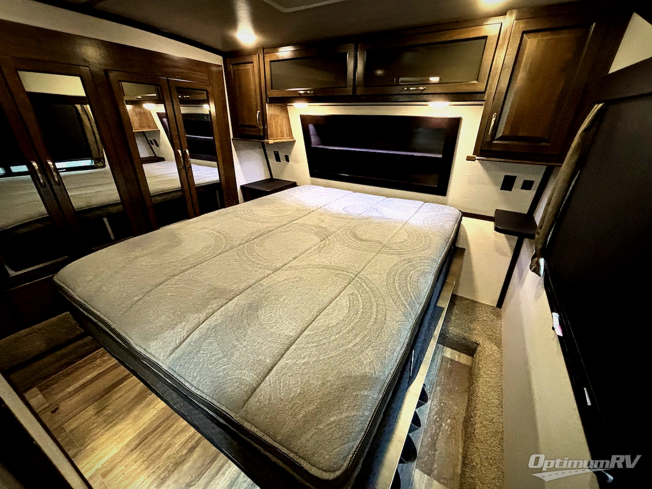 2021 Dutchmen Voltage 3635 Photo 8