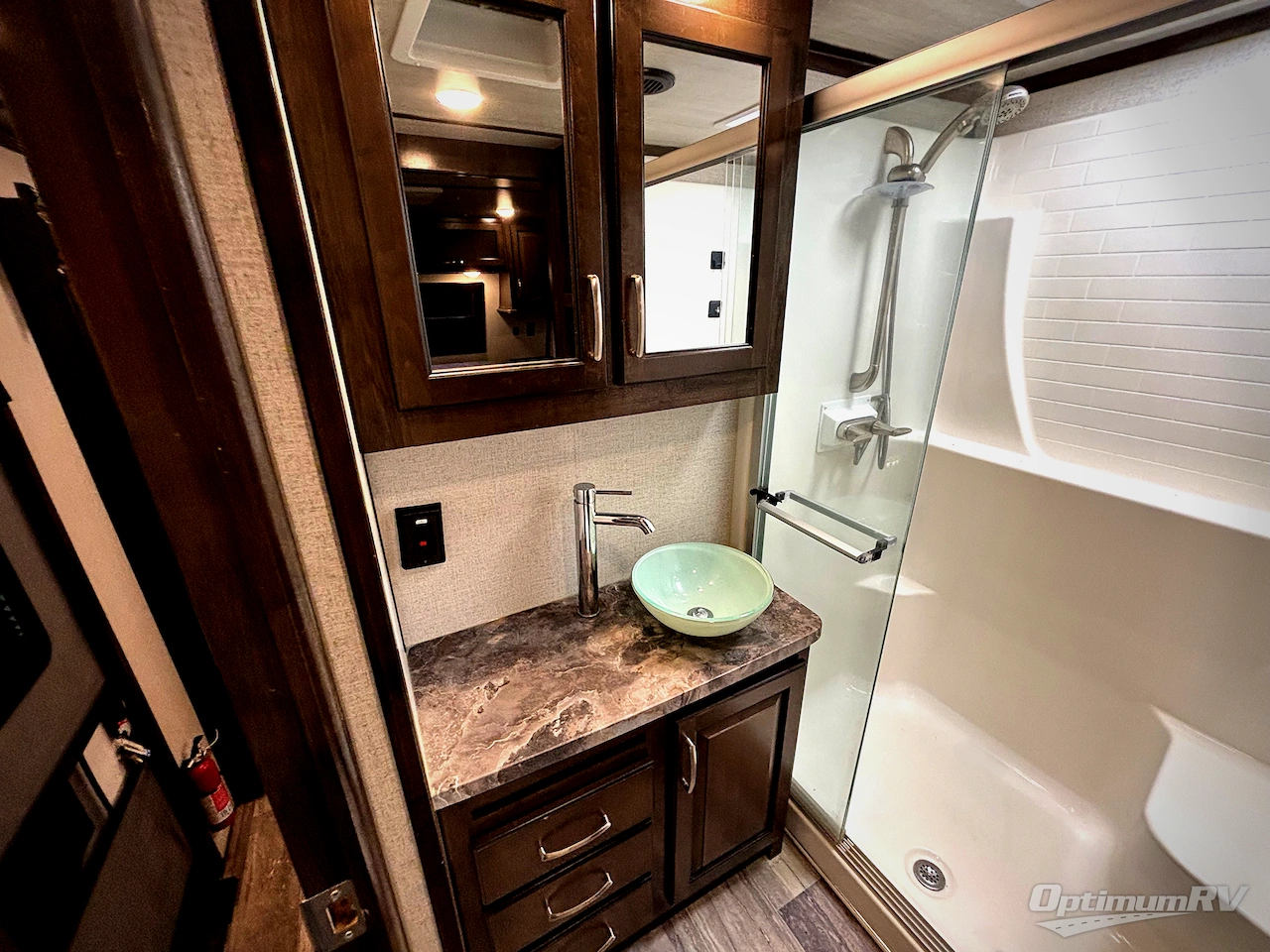 2021 Dutchmen Voltage 3635 Photo 12