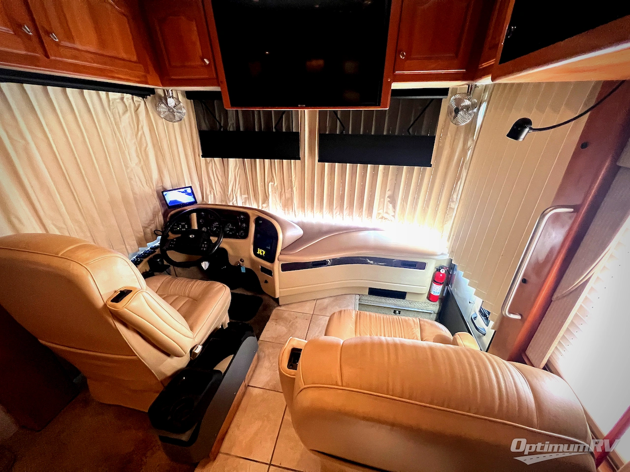 2005 Country Coach Allure 430 Hood River 400 Photo 4