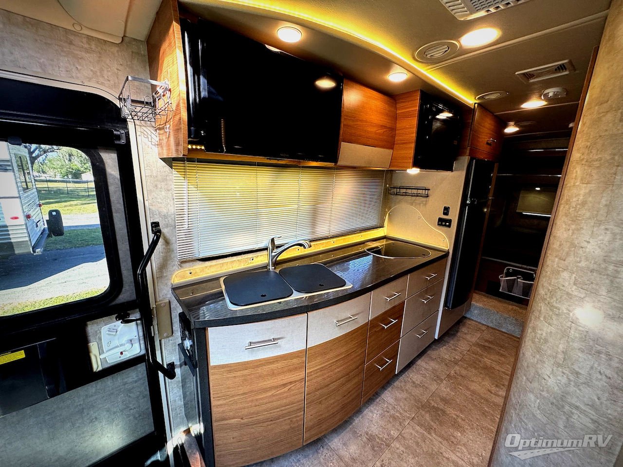 2015 Winnebago View 24G Photo 5