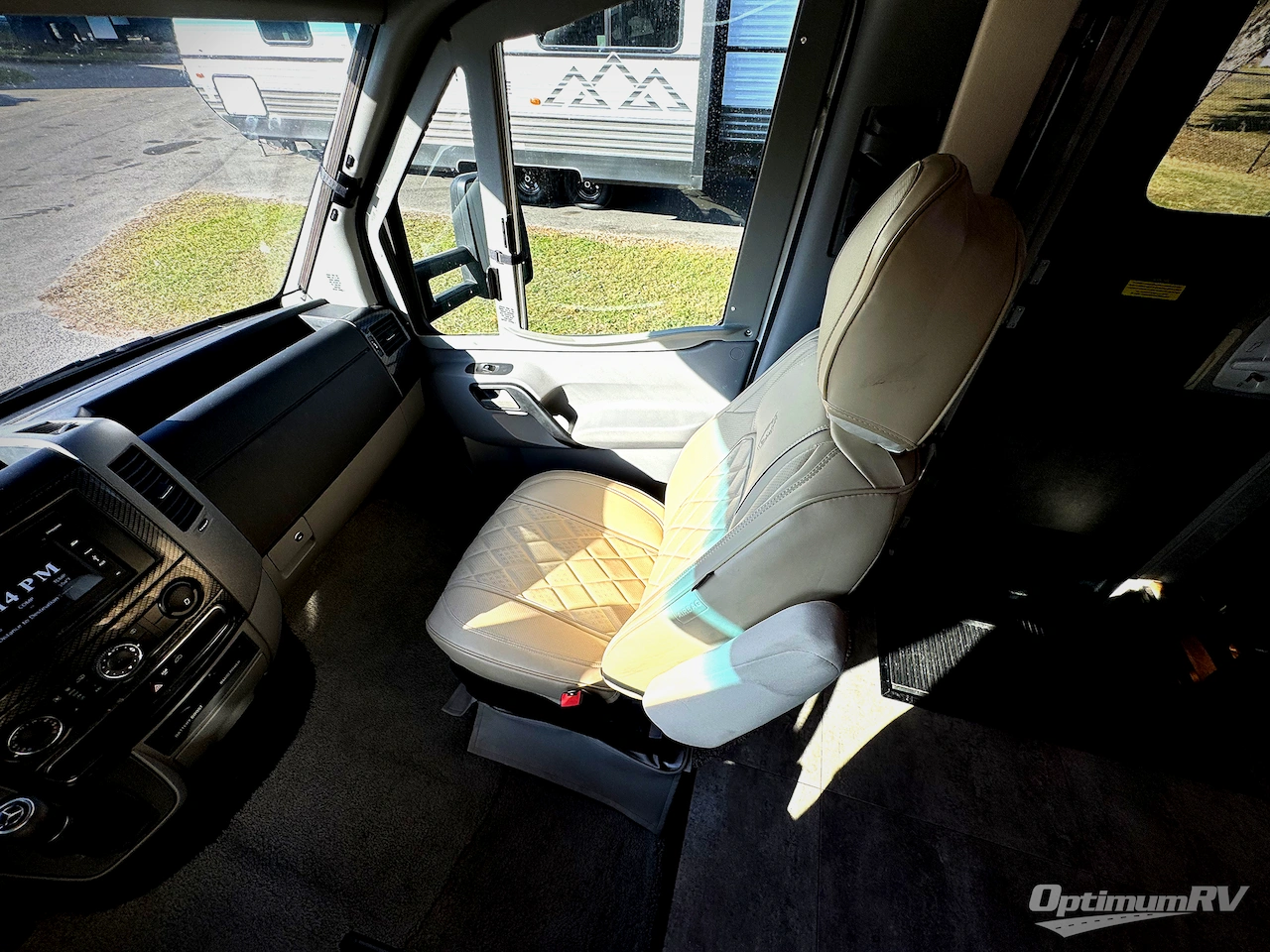 2015 Winnebago View 24G Photo 8